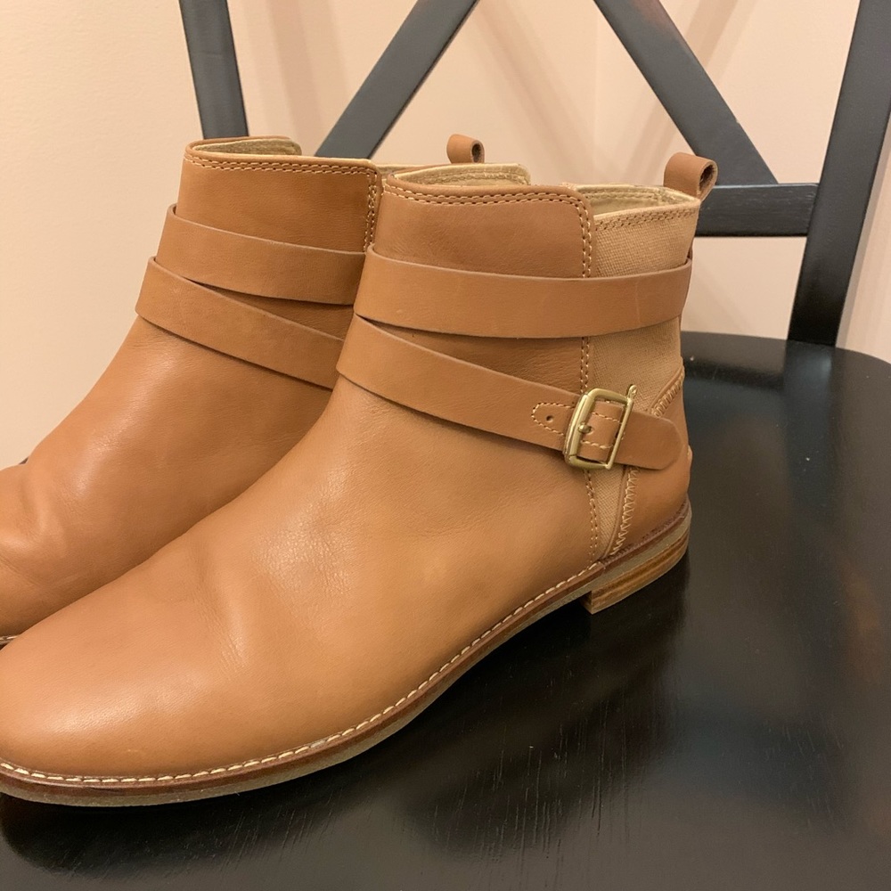Sperry leather boot